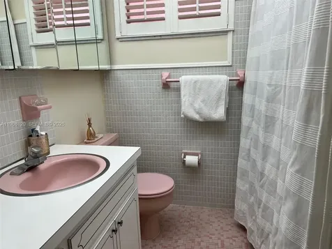 215 SE 3rd Avenue Hallandale Beach FL 33009