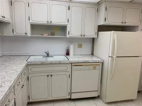 215 SE 3rd Avenue Hallandale Beach FL 33009