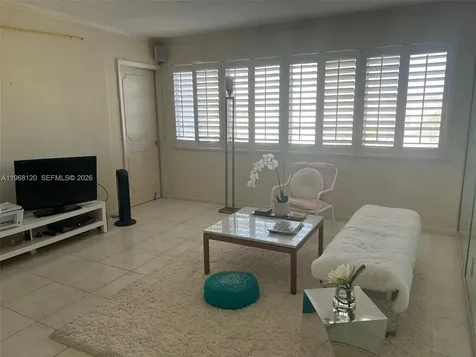 215 SE 3rd Avenue Hallandale Beach FL 33009
