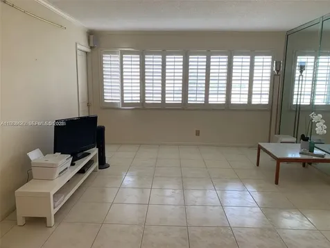 215 SE 3rd Avenue Hallandale Beach FL 33009