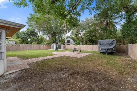 6820 SW 77th Terrace South Miami FL 33143