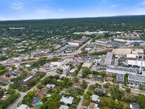 6820 SW 77th Terrace South Miami FL 33143