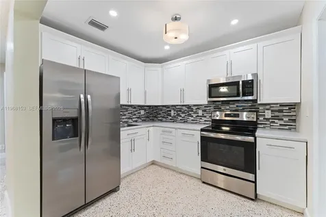 6820 SW 77th Terrace South Miami FL 33143