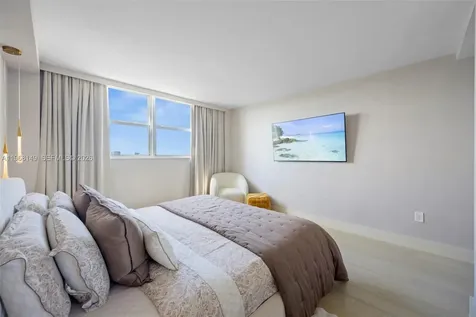 6900 Bay Drive Miami Beach FL 33141