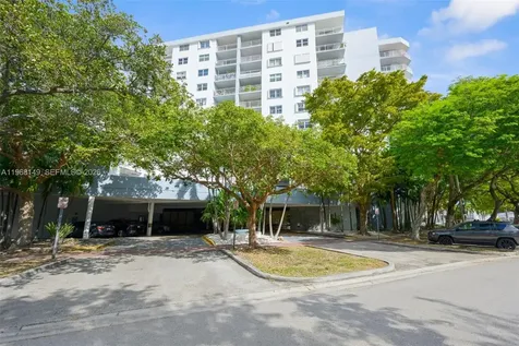 6900 Bay Drive Miami Beach FL 33141