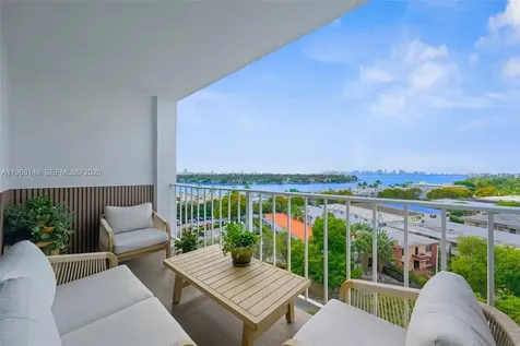 6900 Bay Drive Miami Beach FL 33141