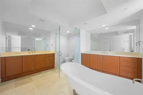 3301 NE 183 Aventura FL 33160