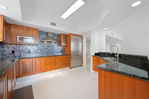 3301 NE 183 Aventura FL 33160