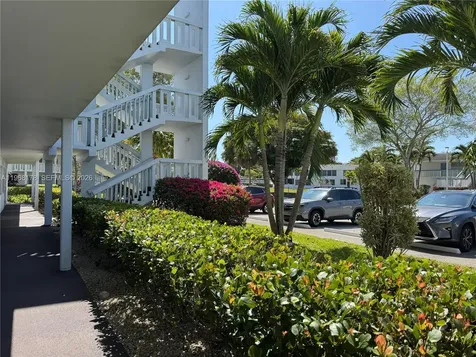 1039 Newport H Deerfield Beach FL 33442