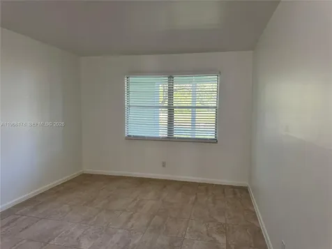 1039 Newport H Deerfield Beach FL 33442