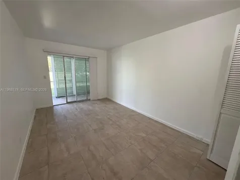 1039 Newport H Deerfield Beach FL 33442