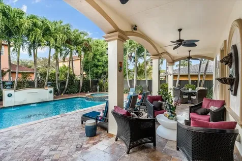 7851 NW 166th Terrace Hialeah FL 33016