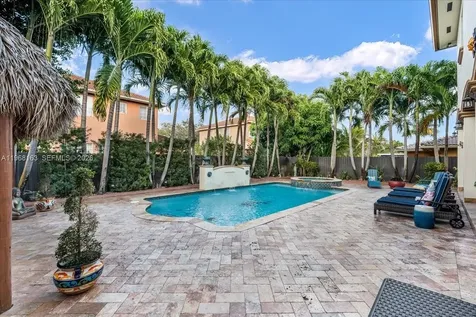 7851 NW 166th Terrace Hialeah FL 33016