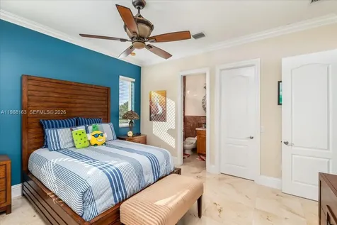 7851 NW 166th Terrace Hialeah FL 33016
