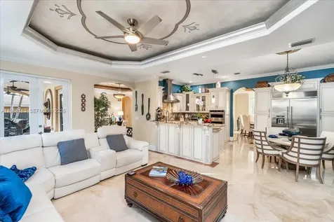 7851 NW 166th Terrace Hialeah FL 33016