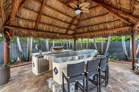 7851 NW 166th Terrace Hialeah FL 33016