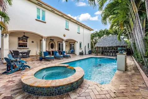 7851 NW 166th Terrace Hialeah FL 33016