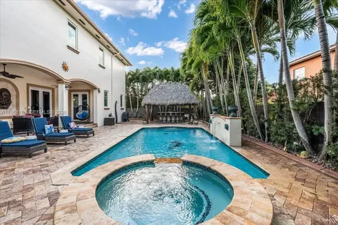 7851 NW 166th Terrace Hialeah FL 33016