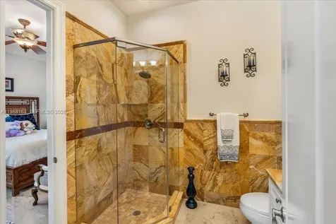 7851 NW 166th Terrace Hialeah FL 33016
