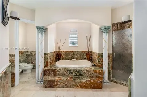 7851 NW 166th Terrace Hialeah FL 33016