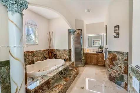7851 NW 166th Terrace Hialeah FL 33016