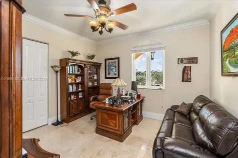 7851 NW 166th Terrace Hialeah FL 33016