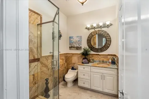 7851 NW 166th Terrace Hialeah FL 33016