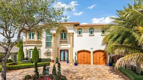 7851 NW 166th Terrace Hialeah FL 33016