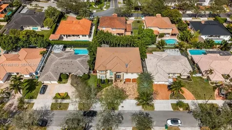 7851 NW 166th Terrace Hialeah FL 33016