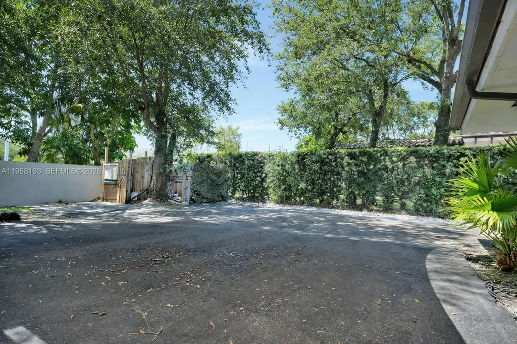 5801 SW 37th Terrace Fort Lauderdale FL 33312