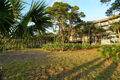 2101 Marina Isle Way Jupiter FL 33477
