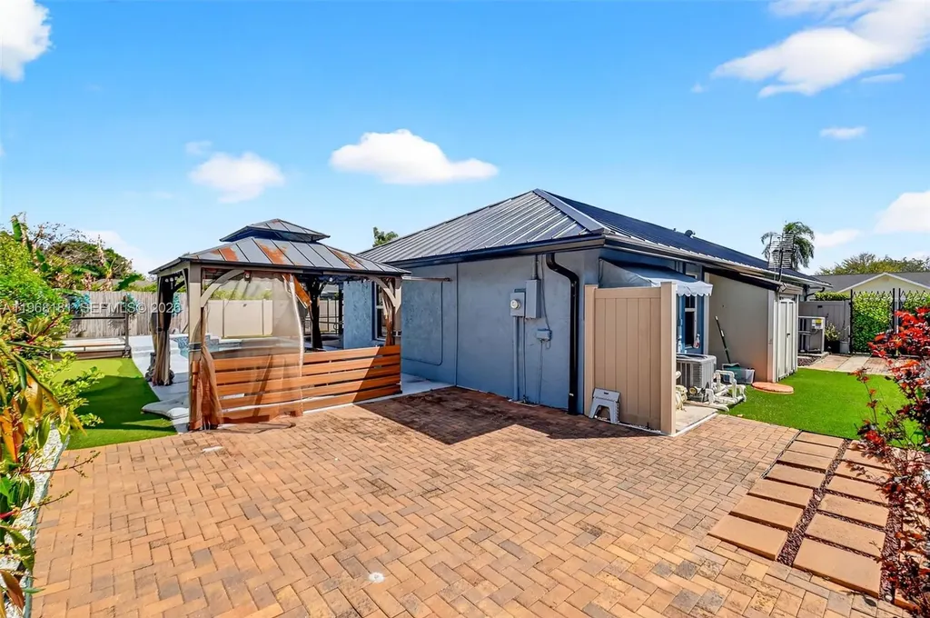 13808 Geranium Place Wellington FL 33414