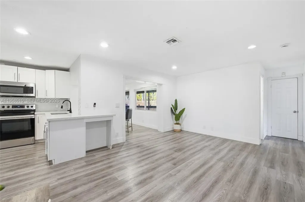 8555 NW 25th Place Coral Springs FL 33065