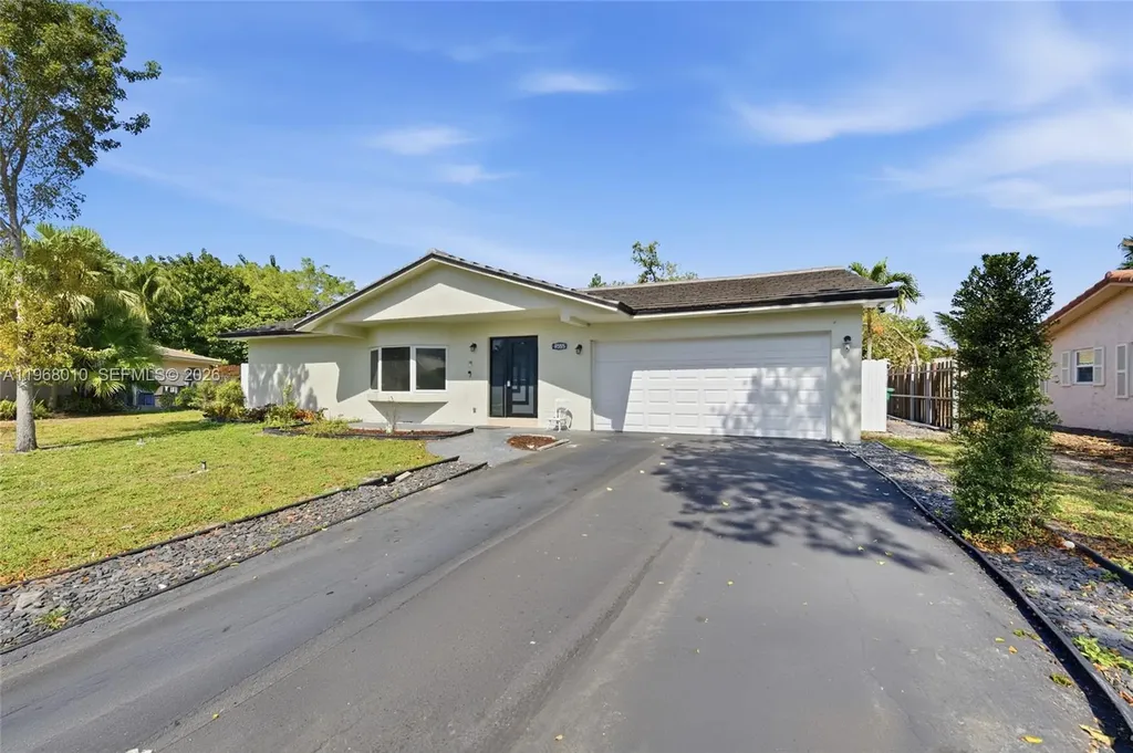 8555 NW 25th Place Coral Springs FL 33065