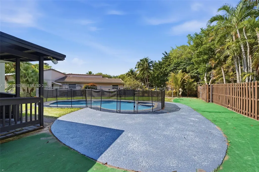 8555 NW 25th Place Coral Springs FL 33065