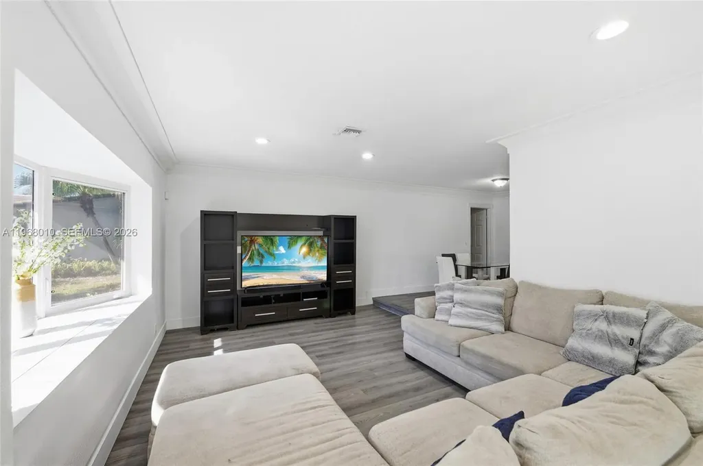 8555 NW 25th Place Coral Springs FL 33065