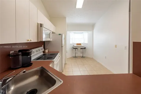 2151 NW 77th Way Pembroke Pines FL 33024