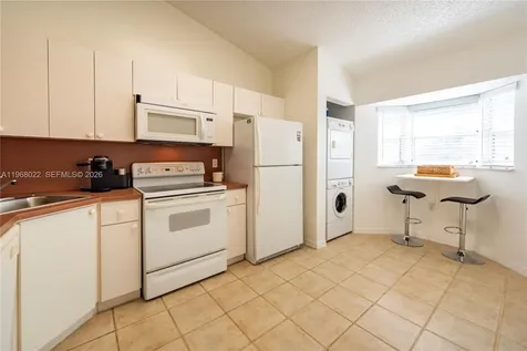 2151 NW 77th Way Pembroke Pines FL 33024