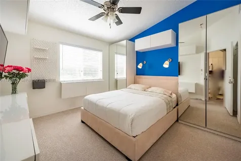 2151 NW 77th Way Pembroke Pines FL 33024