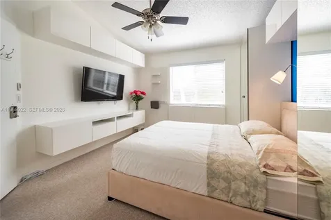 2151 NW 77th Way Pembroke Pines FL 33024
