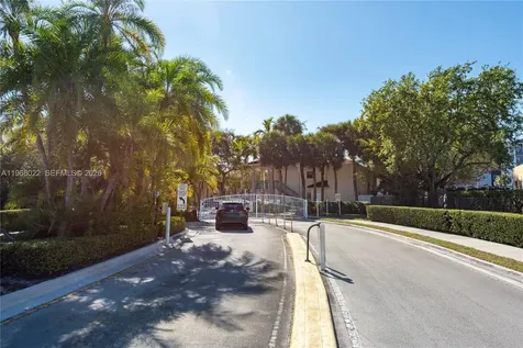 2151 NW 77th Way Pembroke Pines FL 33024