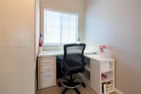 2151 NW 77th Way Pembroke Pines FL 33024