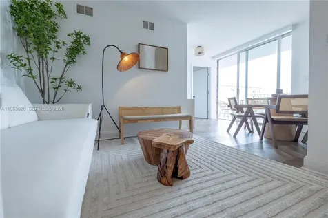 1255 W Collins Avenue Miami Beach FL 33139