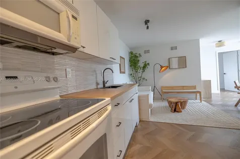 1255 W Collins Avenue Miami Beach FL 33139