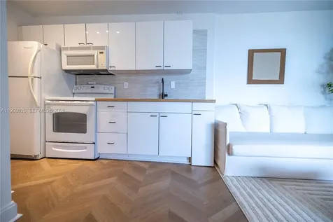 1255 W Collins Avenue Miami Beach FL 33139