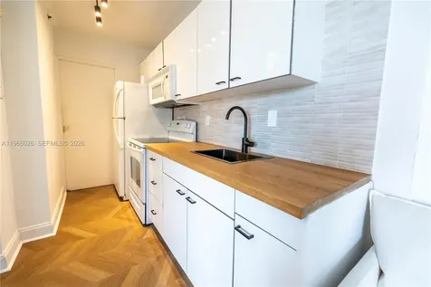 1255 W Collins Avenue Miami Beach FL 33139