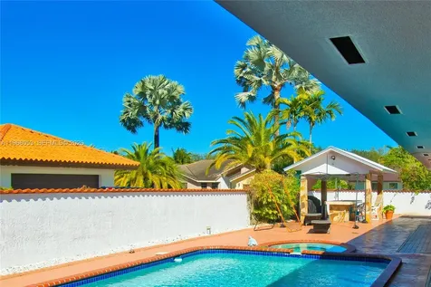 20040 E Oakmont Drive Hialeah FL 33015