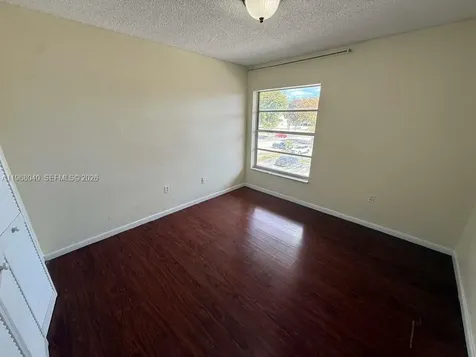 17530 NW 68th Avenue Hialeah FL 33015