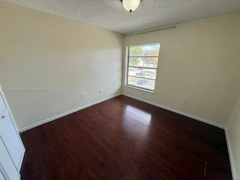 17530 NW 68th Avenue Hialeah FL 33015
