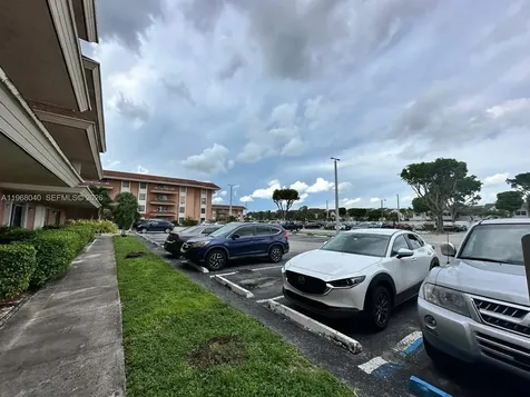 17530 NW 68th Avenue Hialeah FL 33015